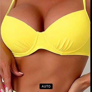NWT 🔥 Bright Yellow size large push up bikini top with adjustable straps!
